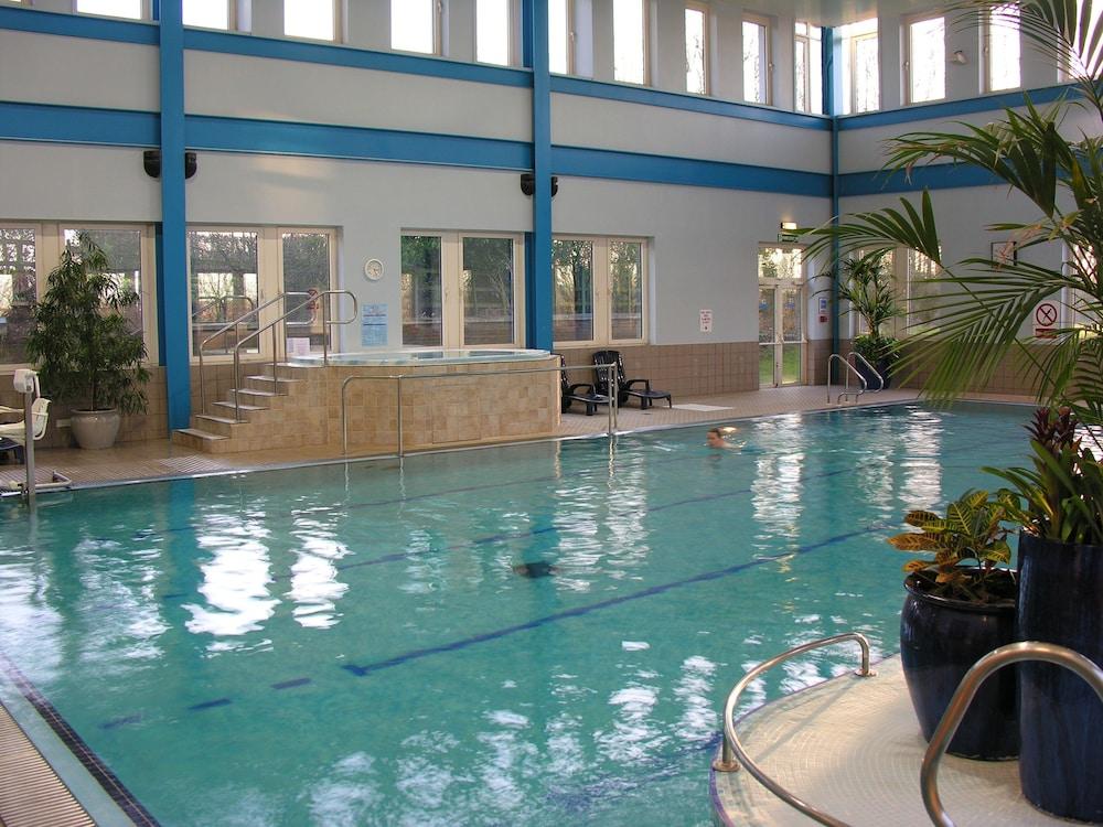 Kents Hill Park Training & Conference Centre Hotel Milton Keynes Exterior foto
