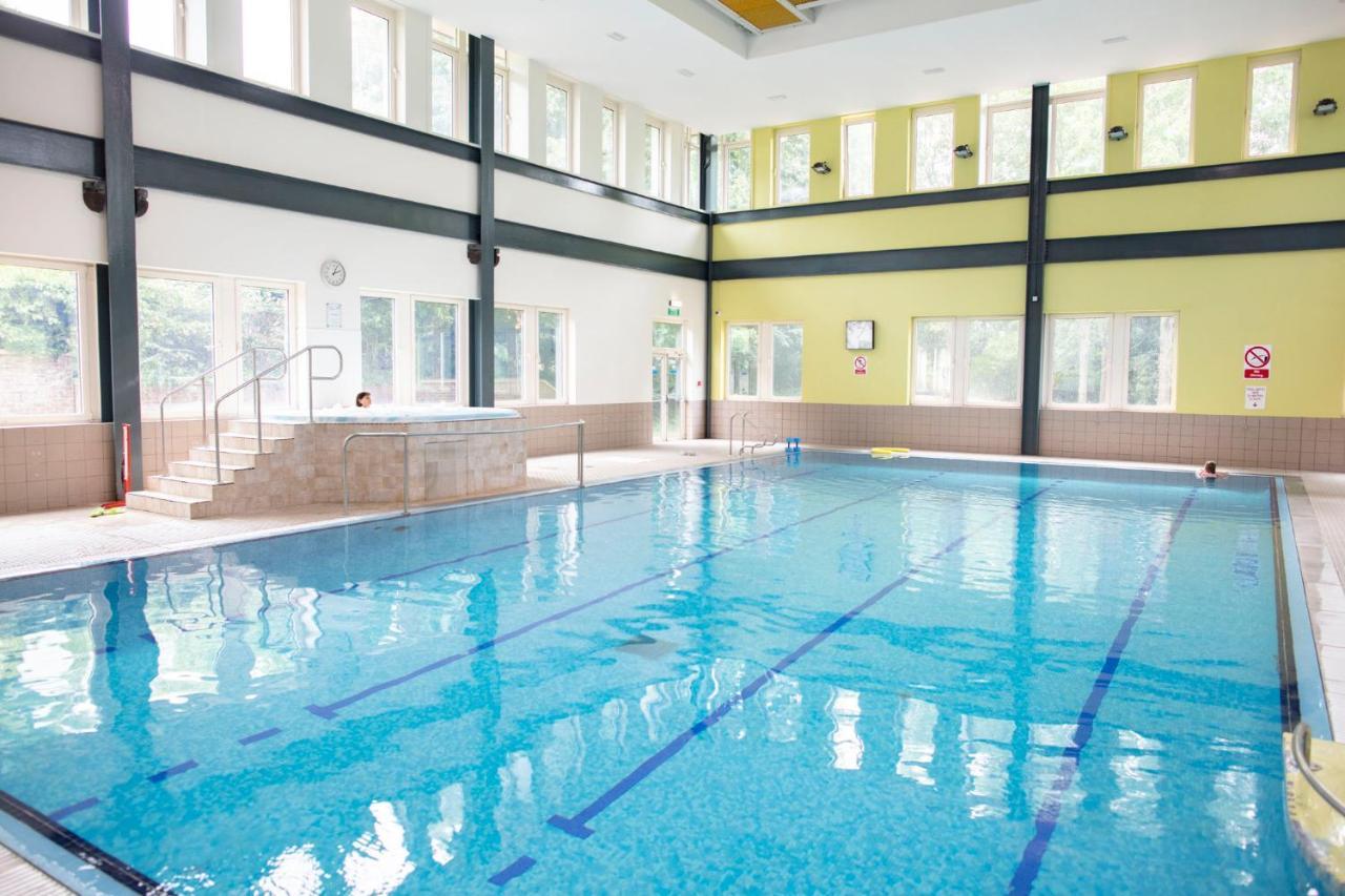 Kents Hill Park Training & Conference Centre Hotel Milton Keynes Exterior foto
