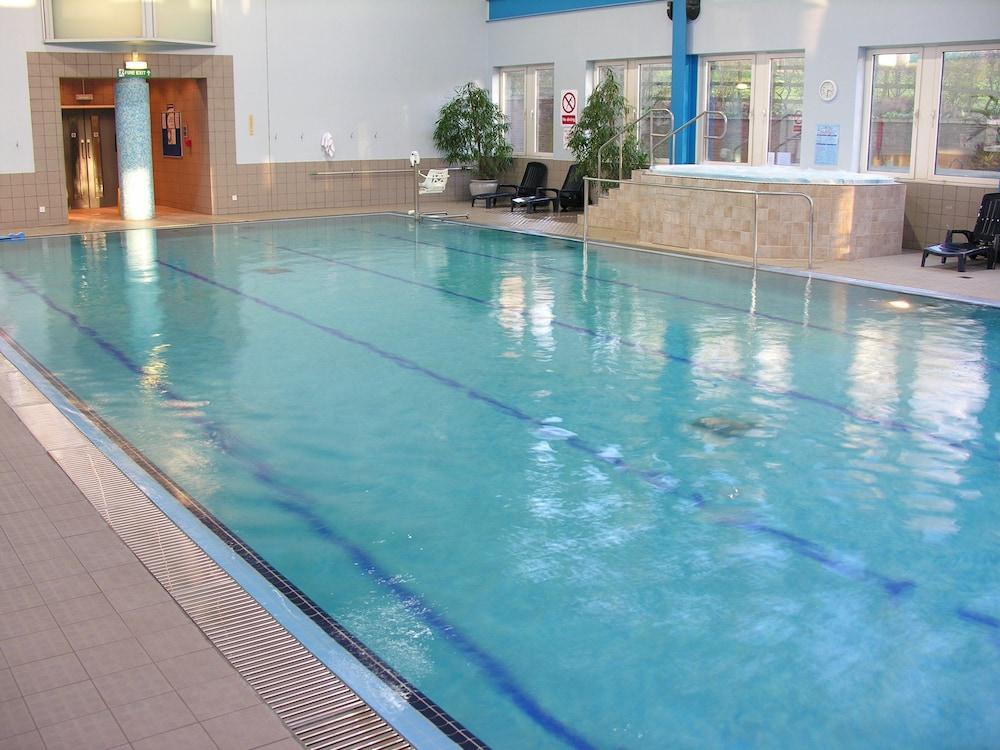 Kents Hill Park Training & Conference Centre Hotel Milton Keynes Exterior foto
