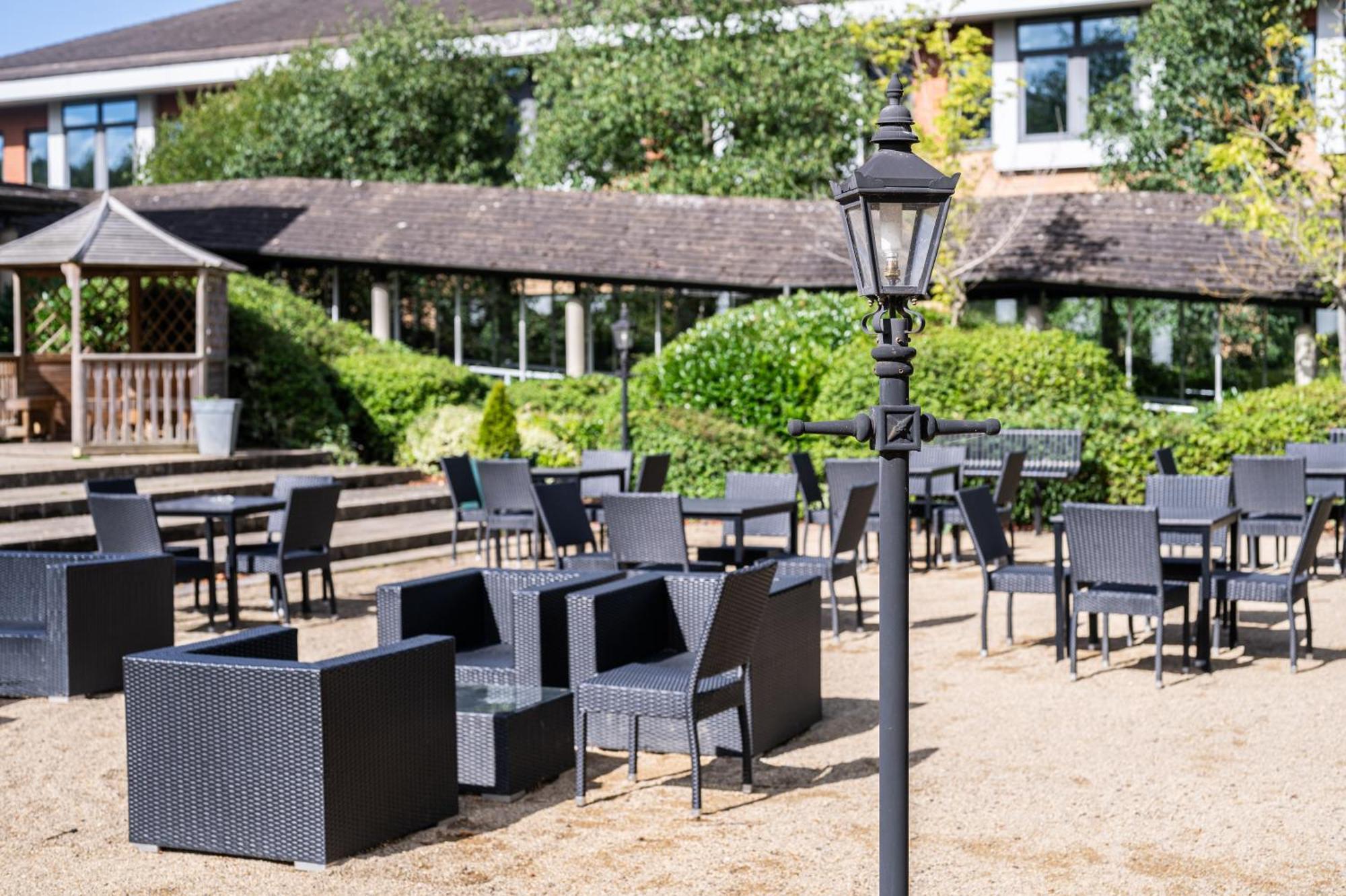 Kents Hill Park Training & Conference Centre Hotel Milton Keynes Exterior foto