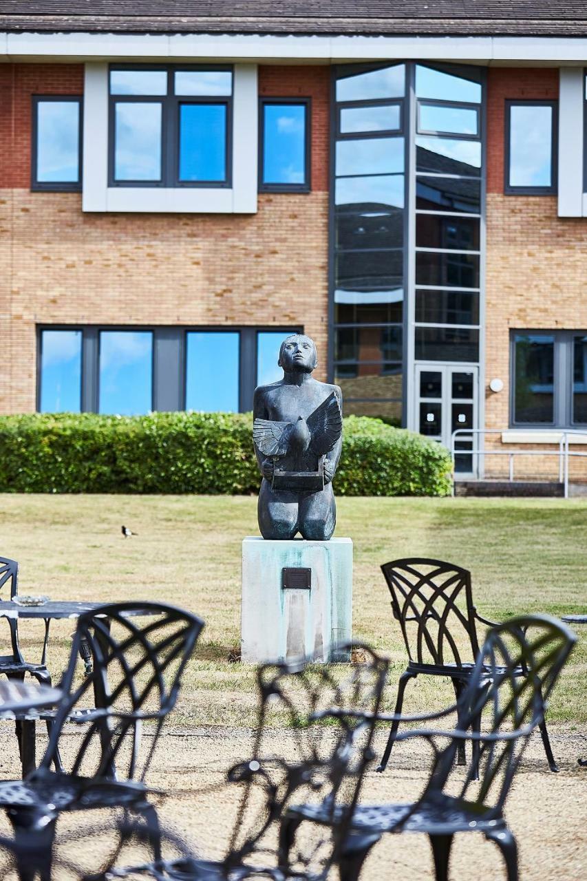Kents Hill Park Training & Conference Centre Hotel Milton Keynes Exterior foto